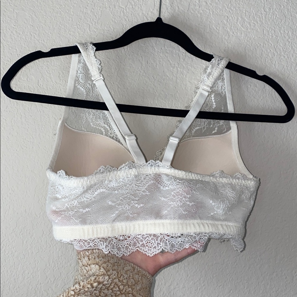 🛍️White Lace Spanx Undietectable Bra! - Picture 5 of 7